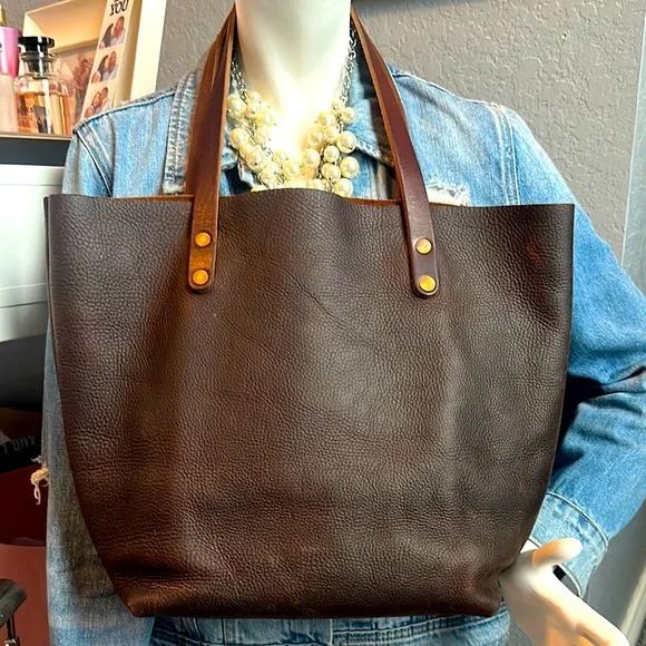KMM&Co large brown Kodiak leather tote - Picture 3 of 17